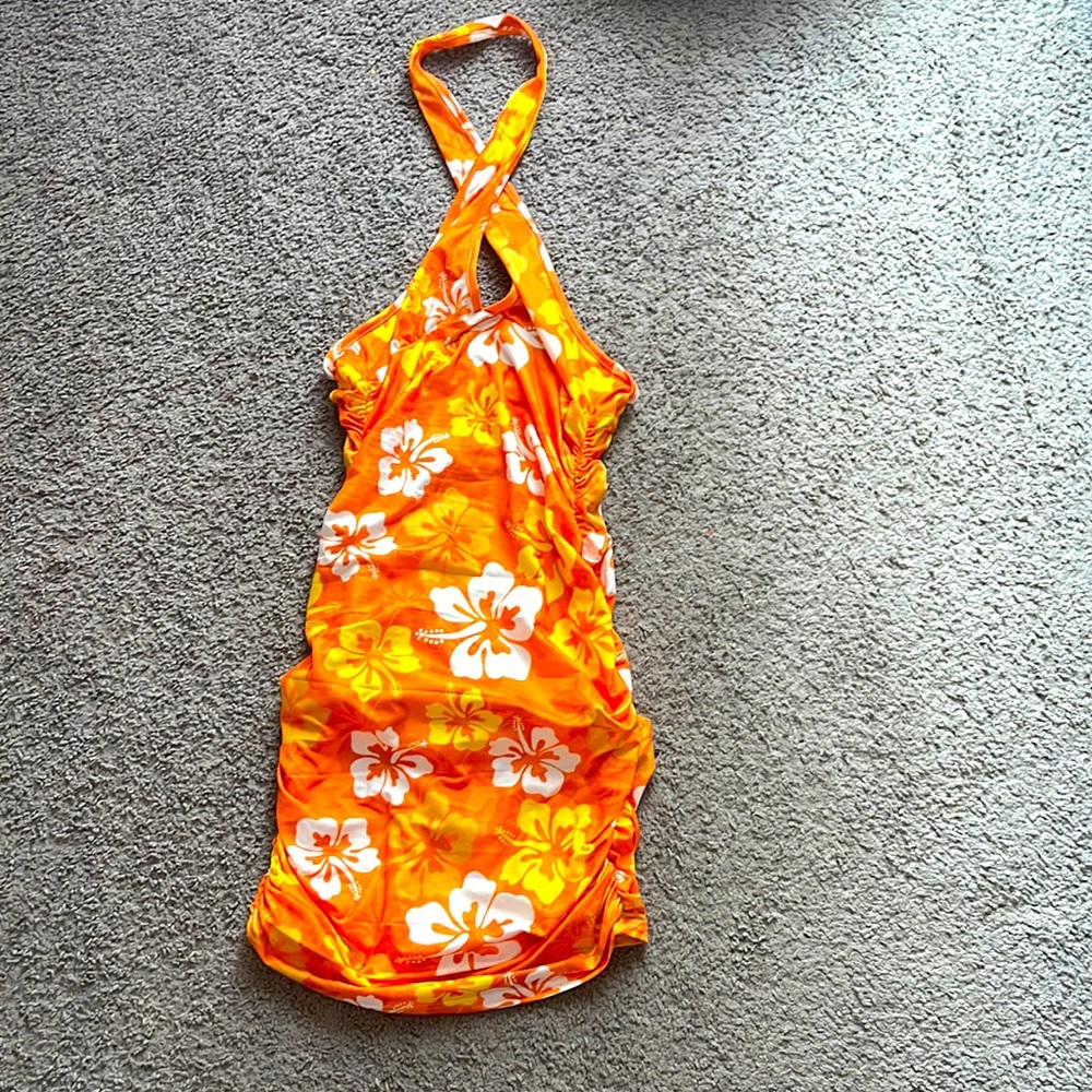 A criss cross ruched dress, floral print